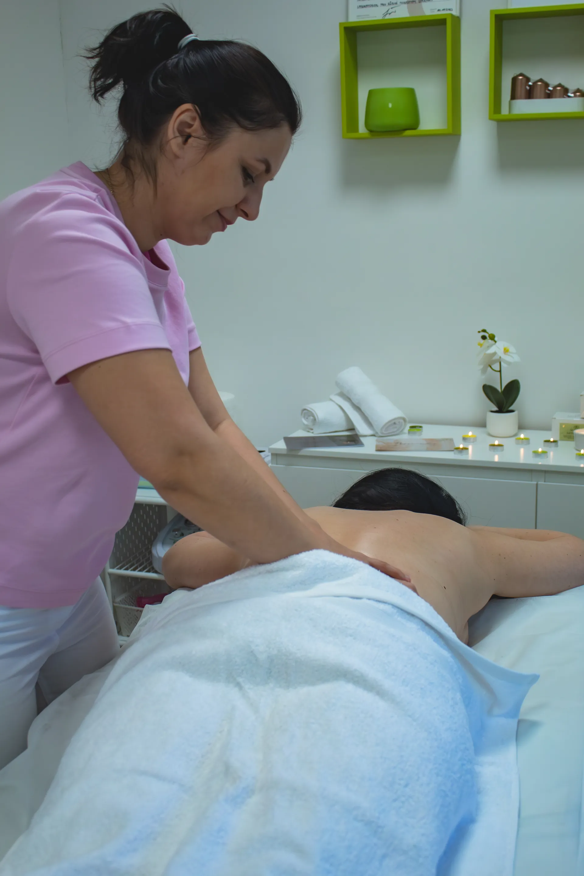 portfolio_page.portfolio_titles.project_massage - Fotograf Alexandra Bondarenko - Portfolio - /98_client_files/project_massage/0006.webp