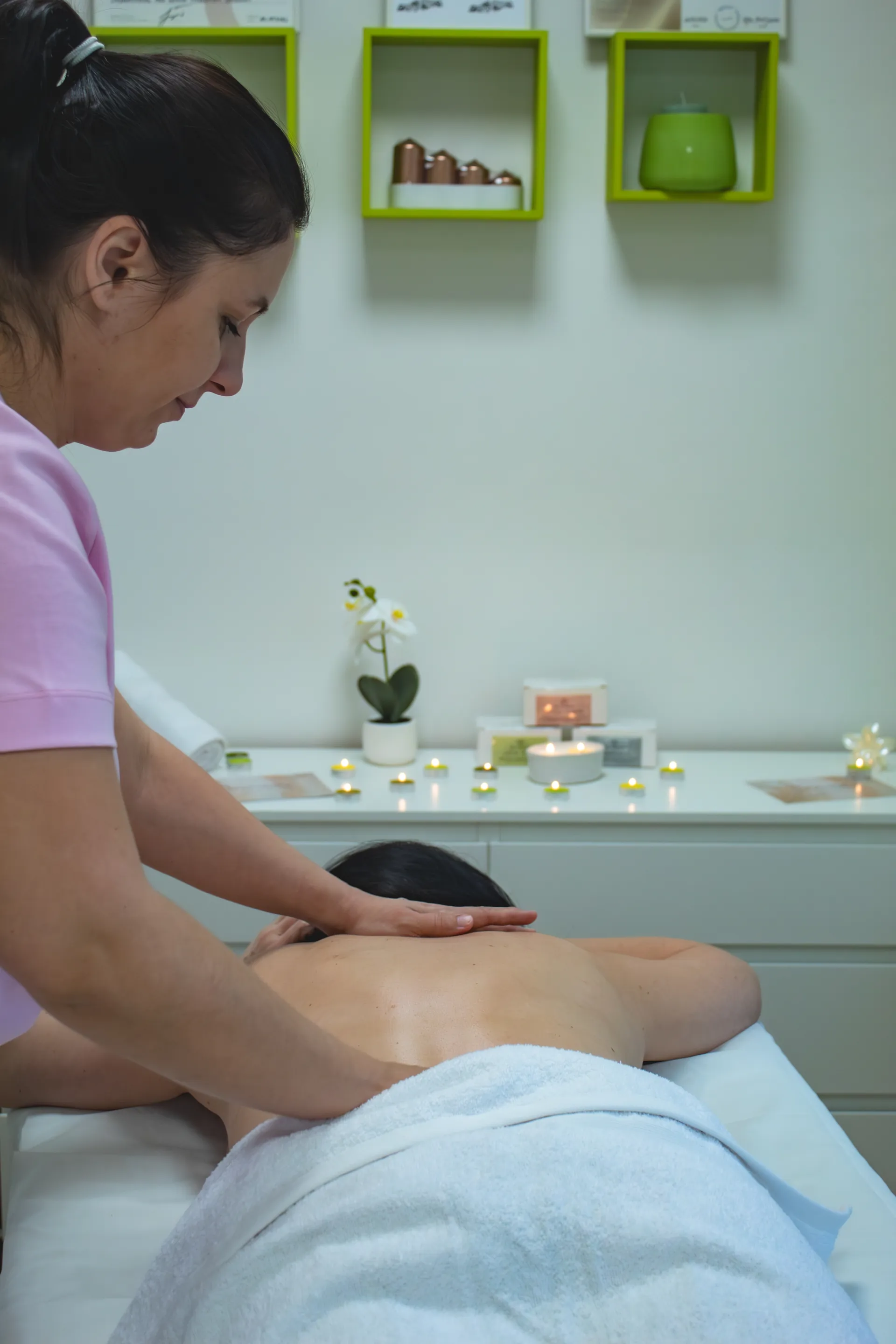 portfolio_page.portfolio_titles.project_massage - Fotograf Alexandra Bondarenko - Portfolio - /98_client_files/project_massage/0009.webp